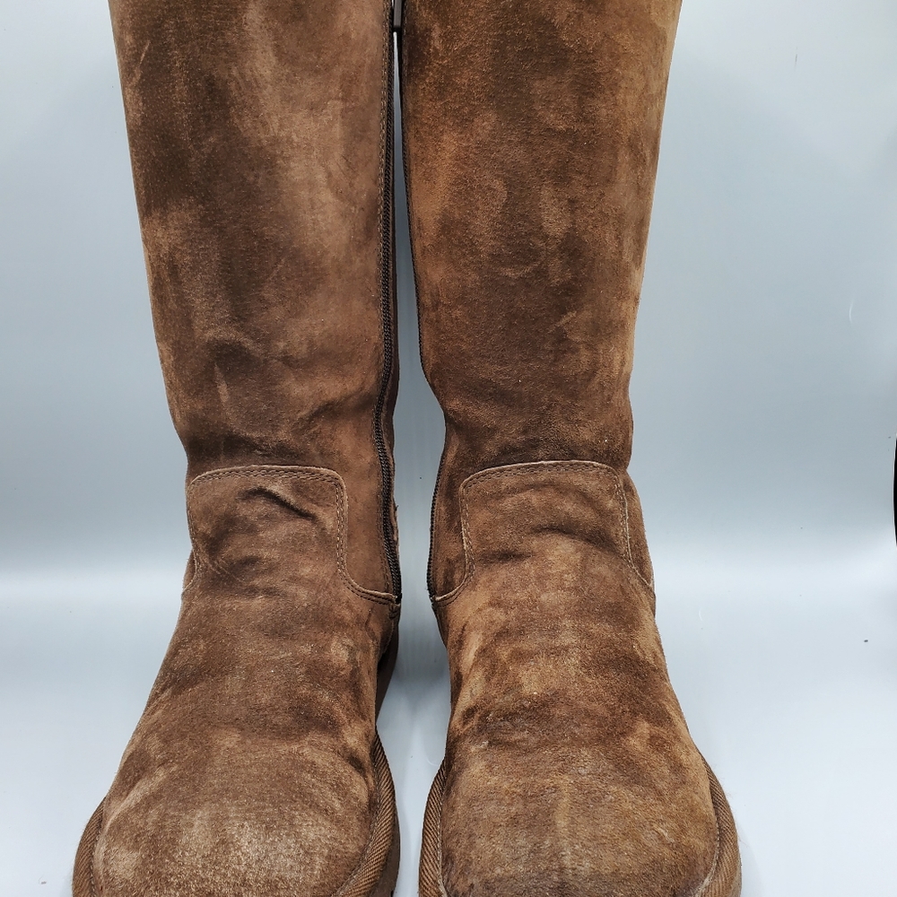 UGG boots, U.S size 9.